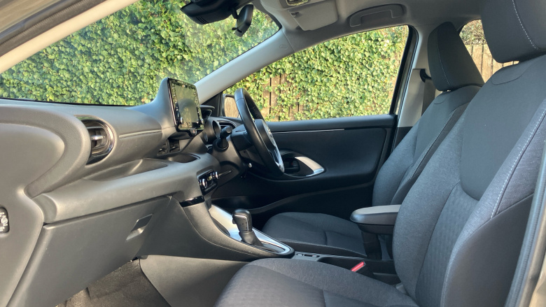 Toyota Yaris 1.5 Hybrid Design 5dr CVT Hybrid Hatchback